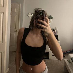 Edikted Women's Black Crop-top